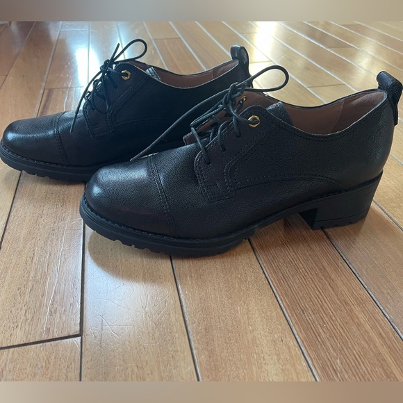 Cole Haan Shoes - Cole Haan Woman’s Black Leather Lace-Up Heeled Oxfords   Size 11B